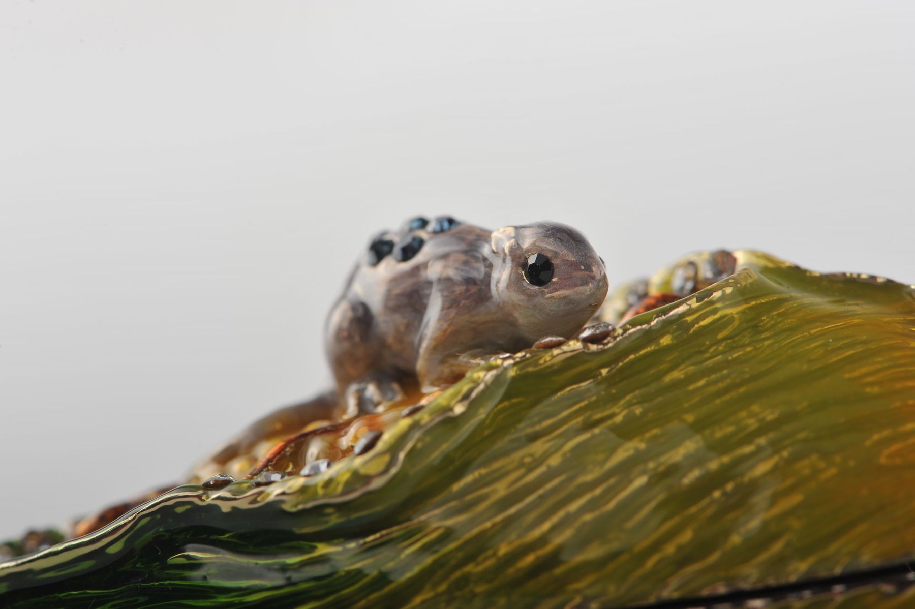 Keren Kopal Grey Mouse on Corncob