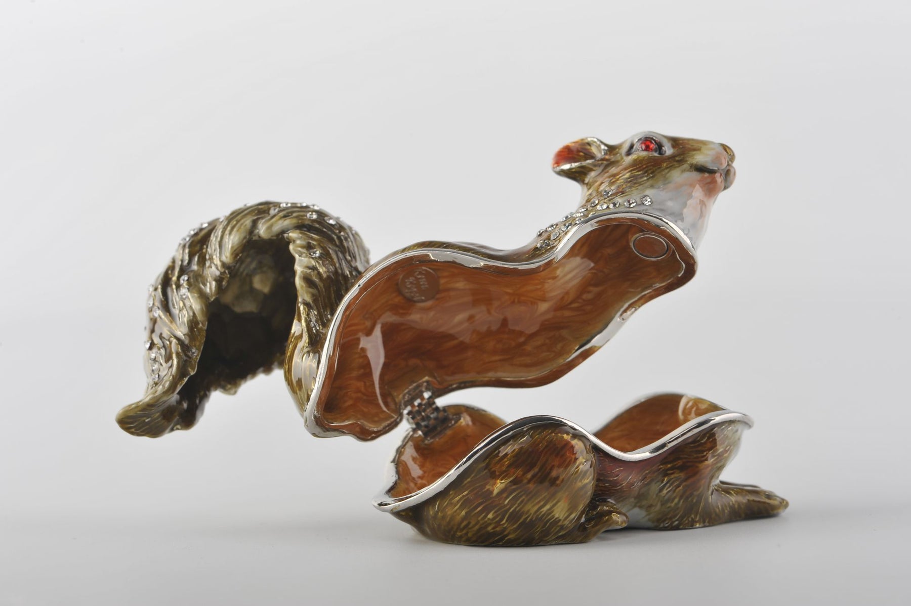 Keren Kopal Grey Squirrel with Red Eyes