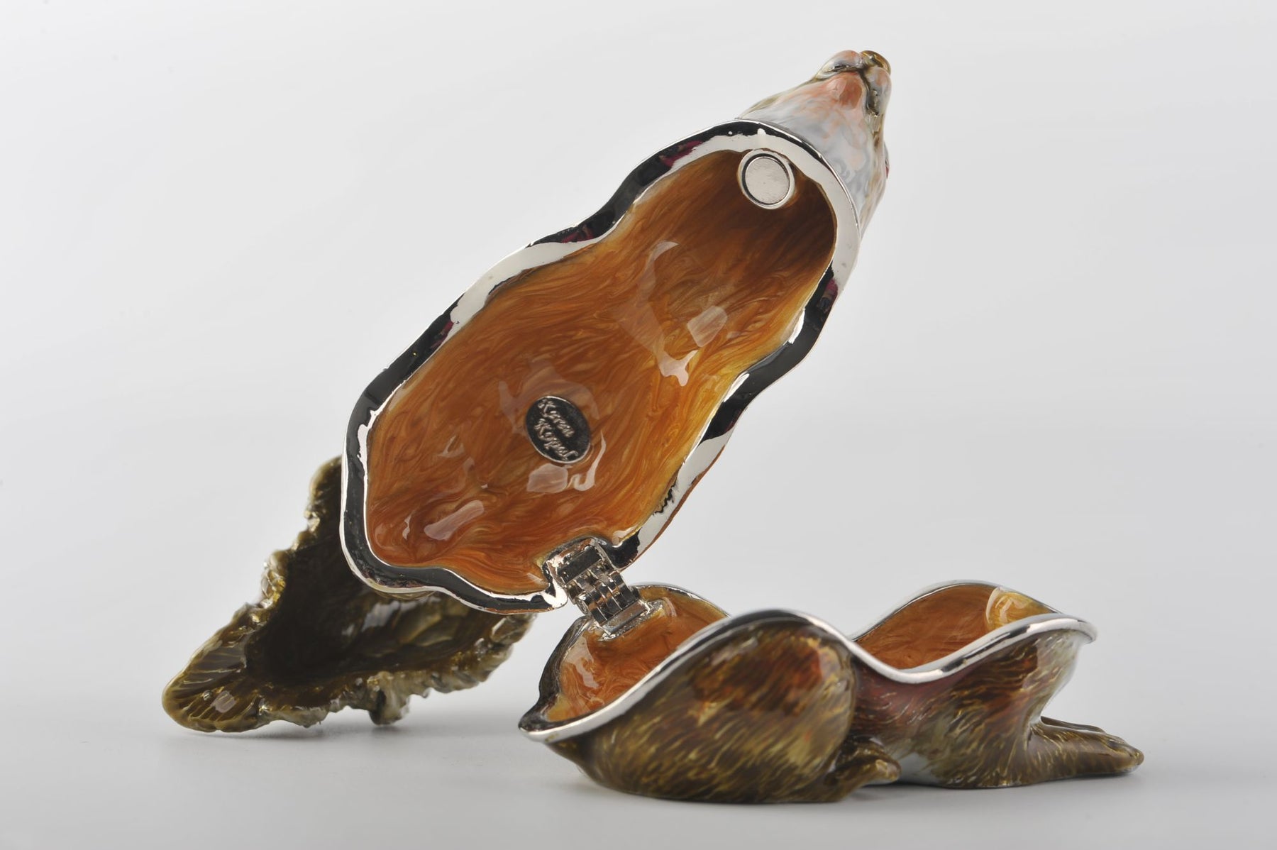 Keren Kopal Grey Squirrel with Red Eyes