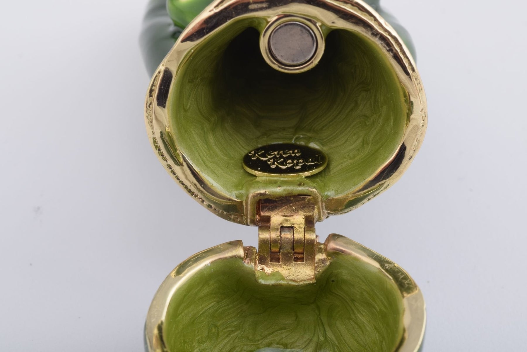 Keren Kopal Gymnastic Frog with a Blue Shirt