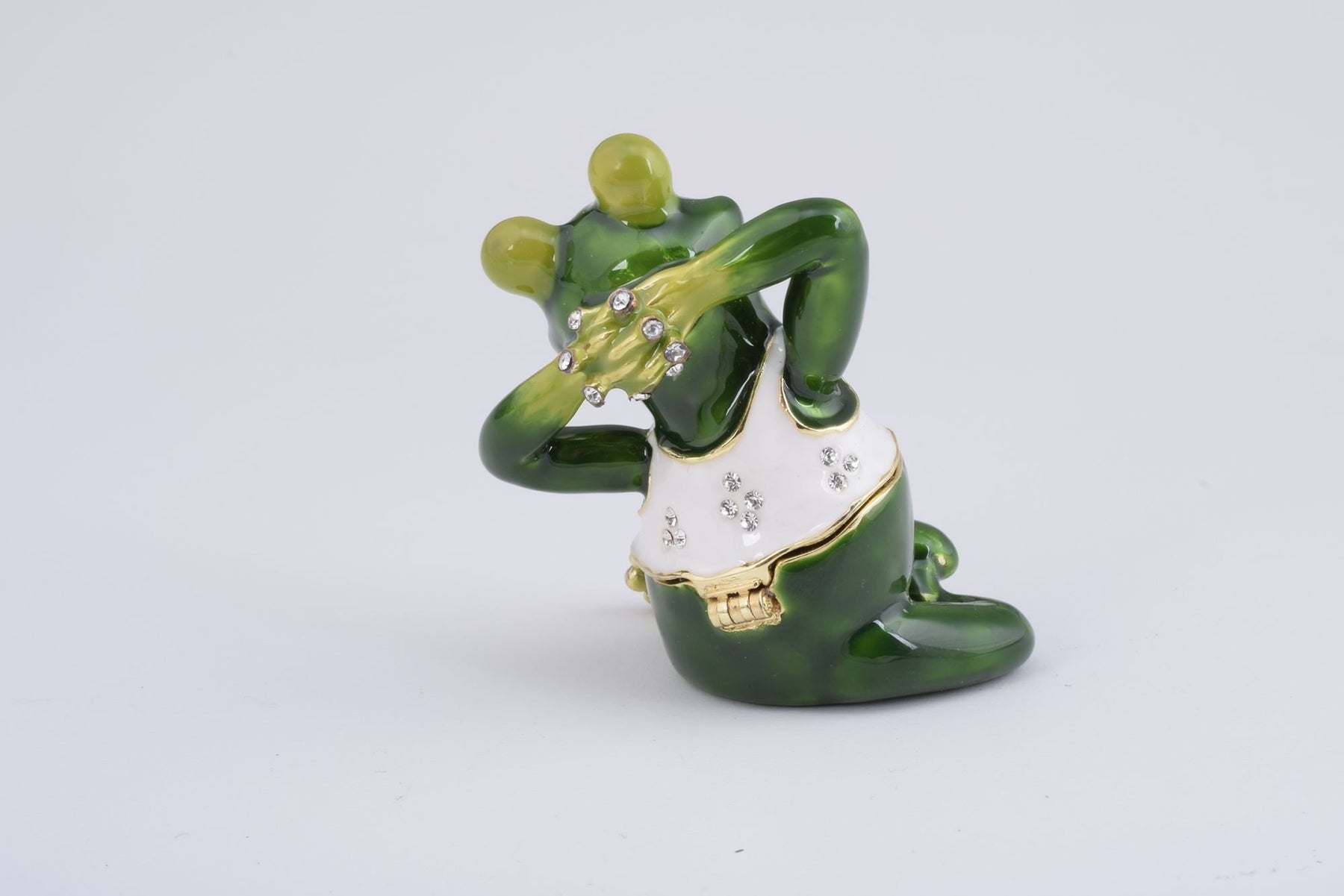 Keren Kopal Gymnastic Frog with a White Shirt