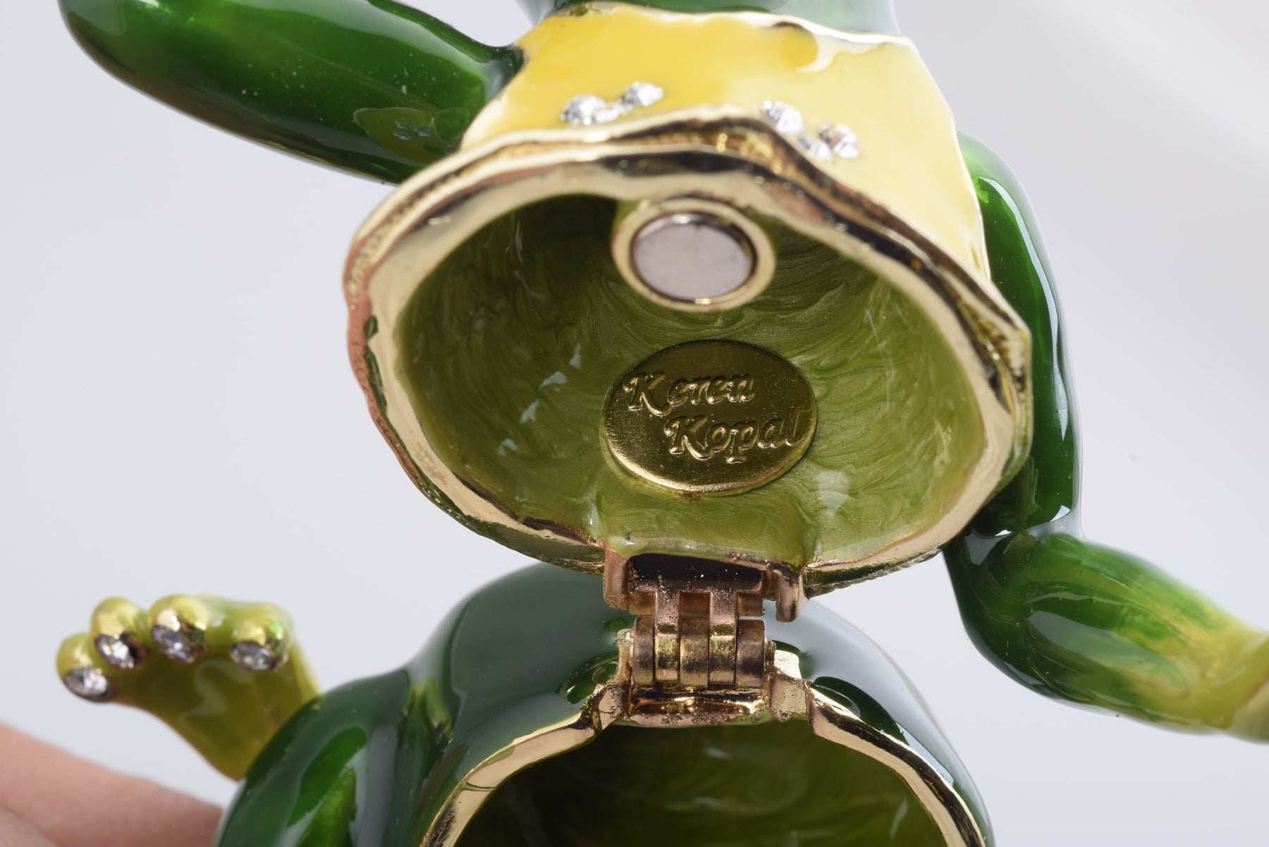 Keren Kopal Gymnastic Frog with a Yellow Shirt