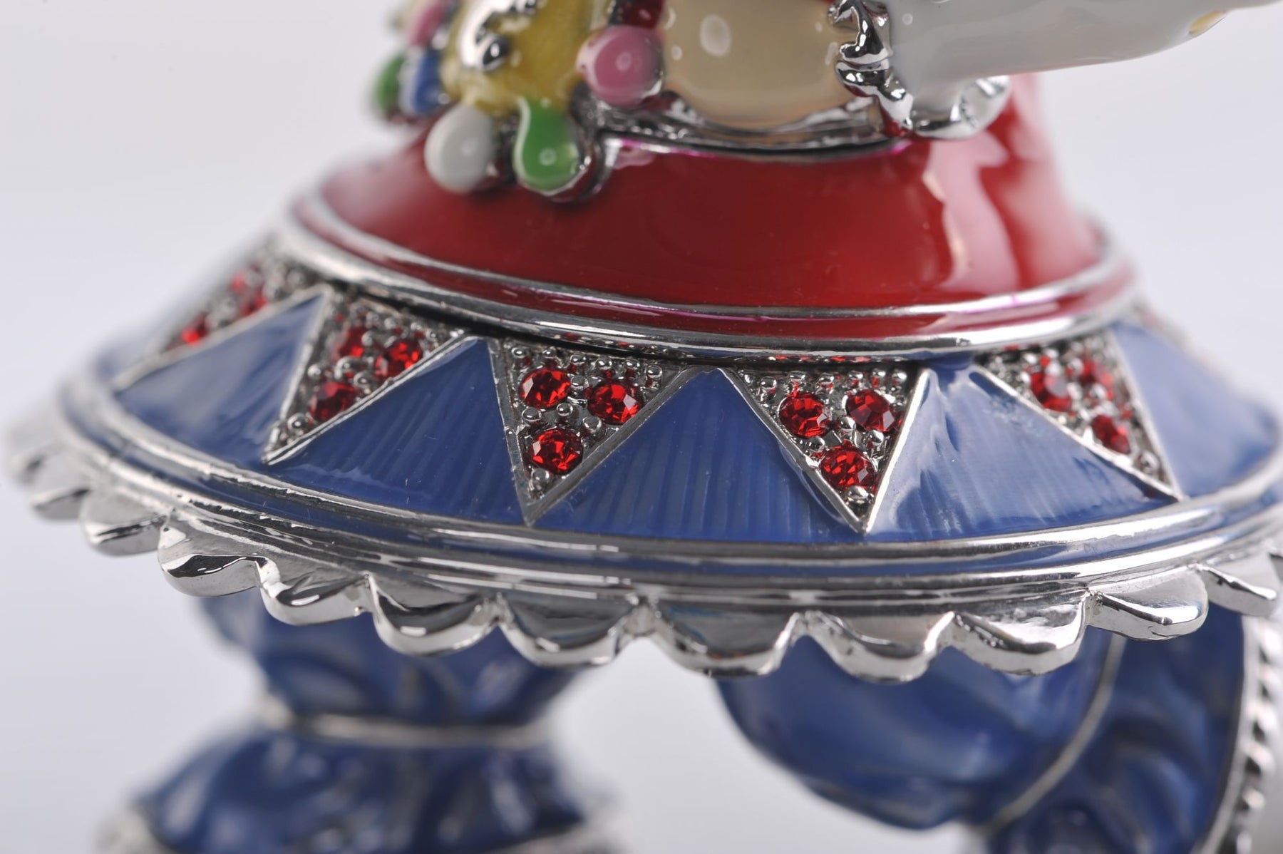 Keren Kopal Happy Female Clown