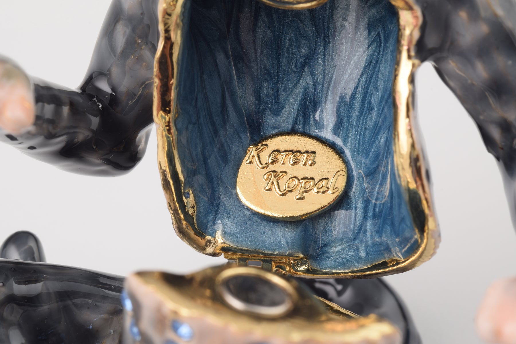 Keren Kopal Black Monkey