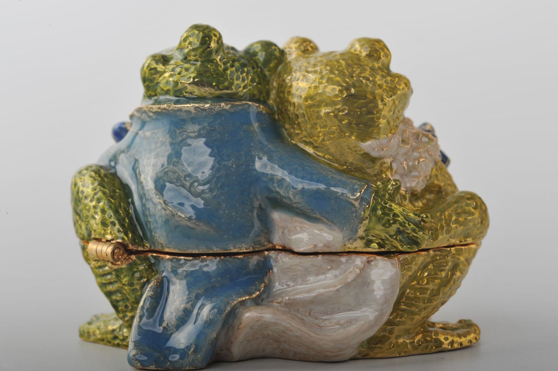 Keren Kopal Just Married Frog Couple