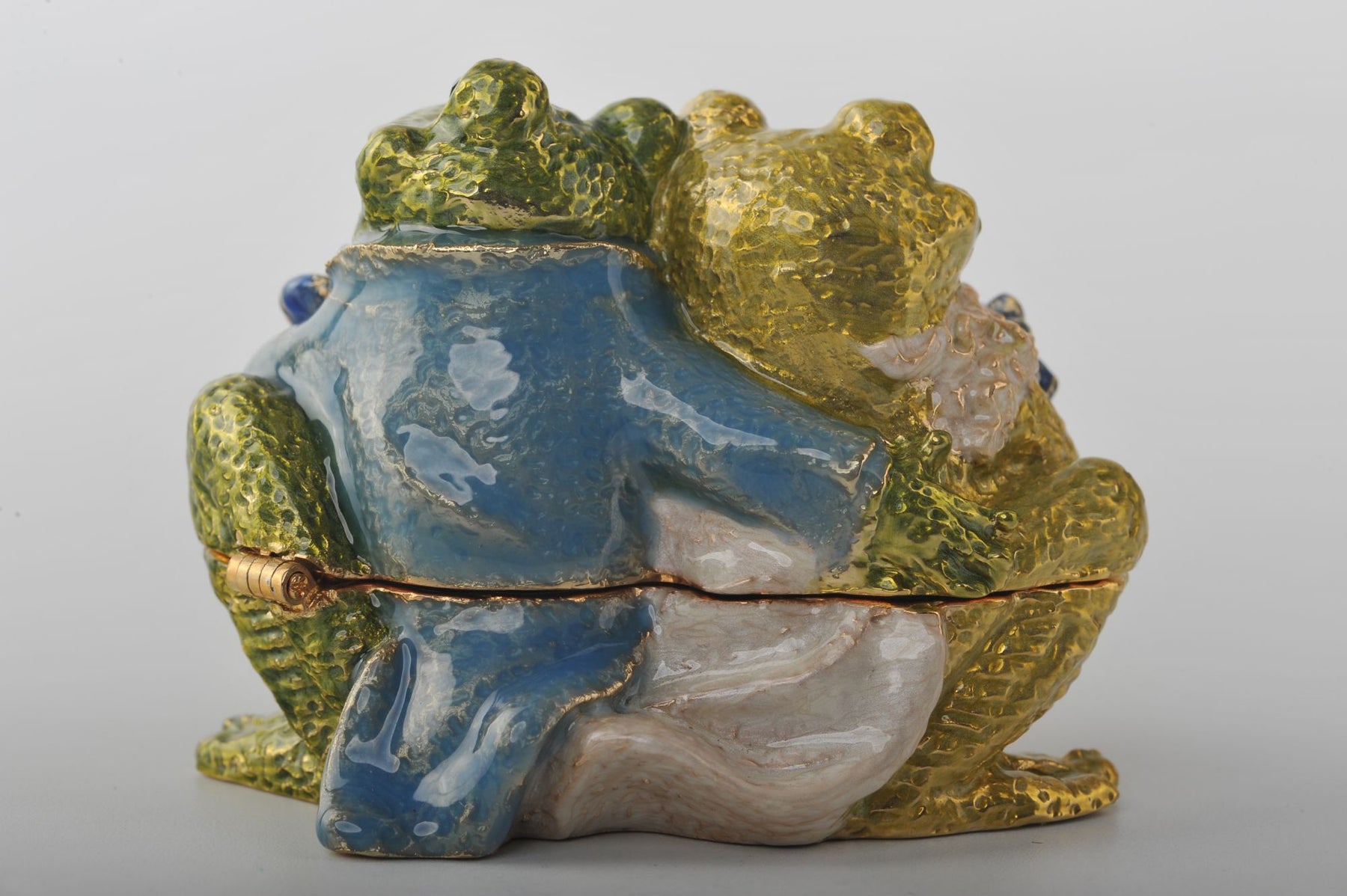 Keren Kopal Just Married Frog Couple