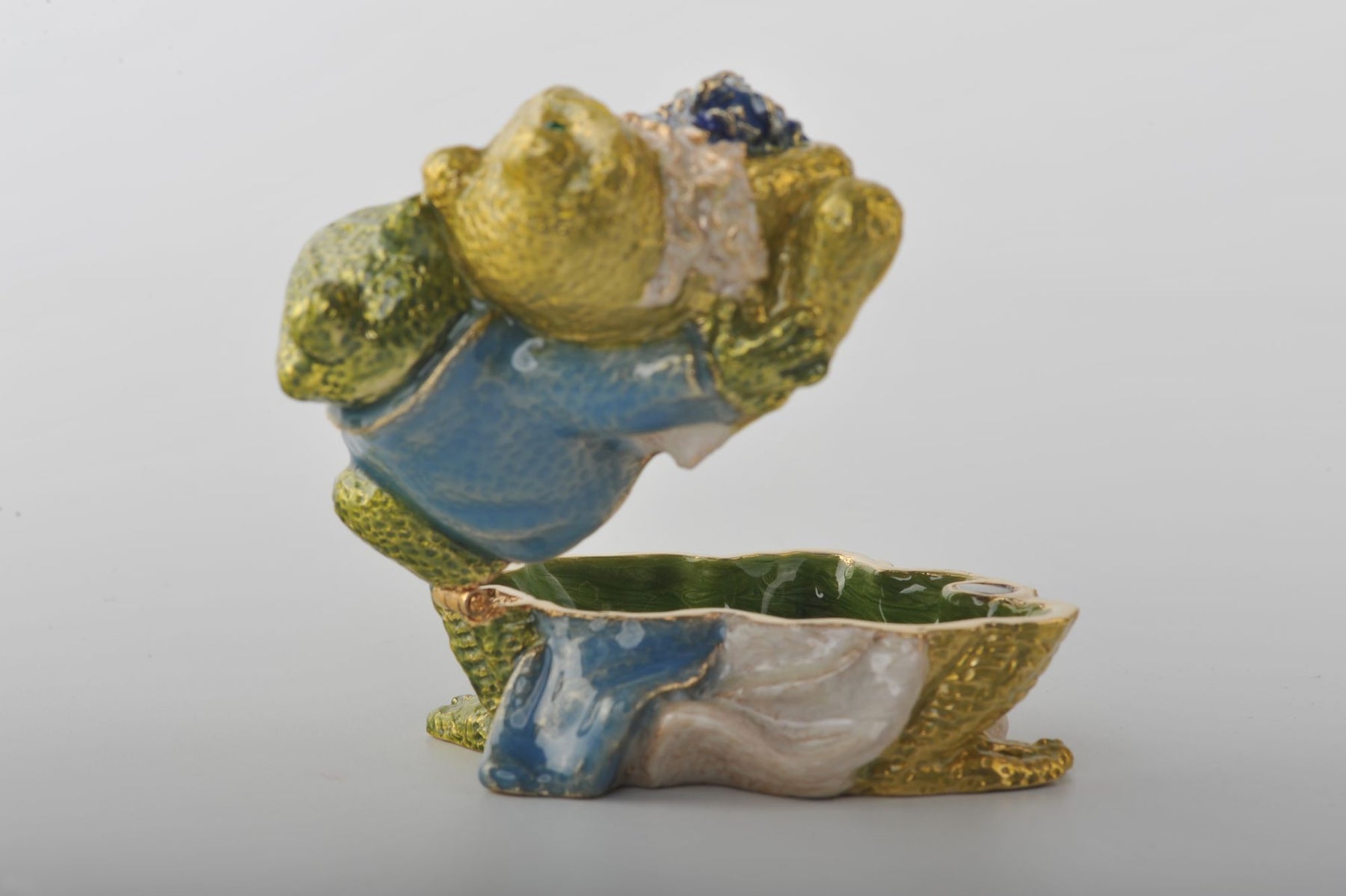 Keren Kopal Just Married Frog Couple