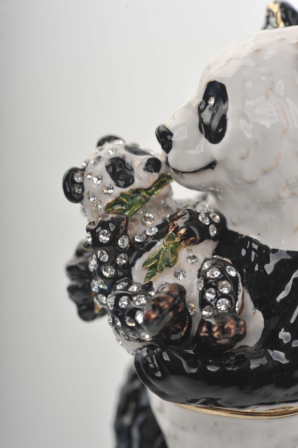 Keren Kopal Mother & Child Panda Bears