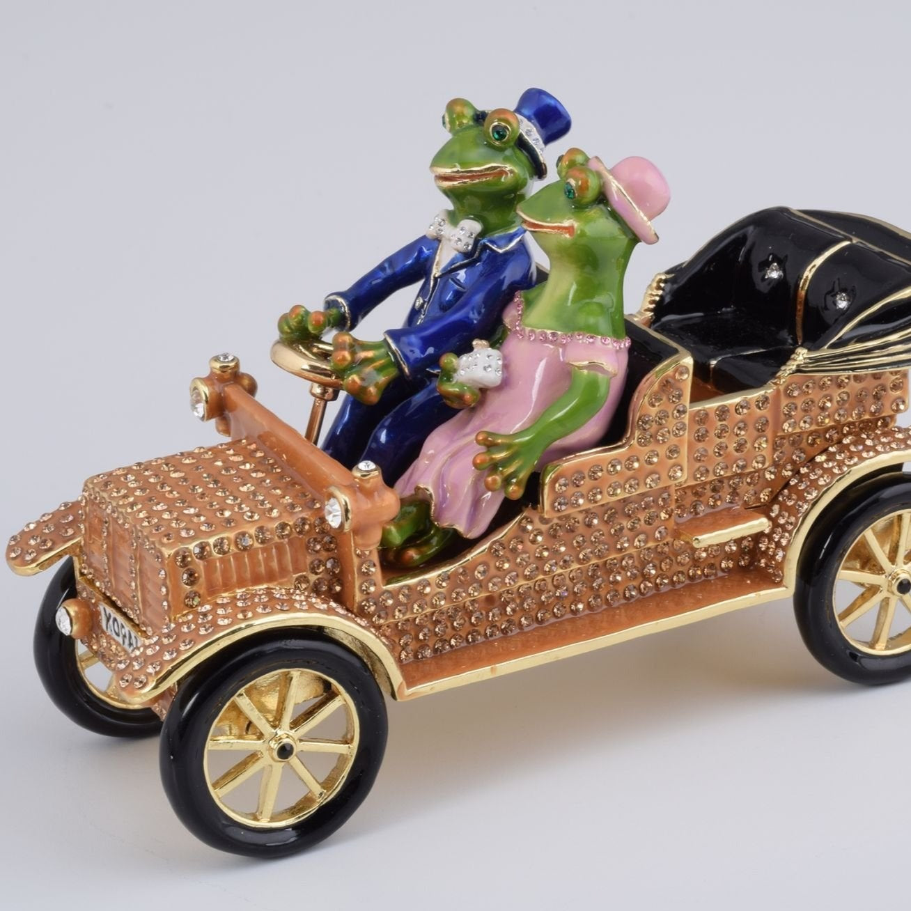 Keren Kopal Mr. & Mrs. Frog Car