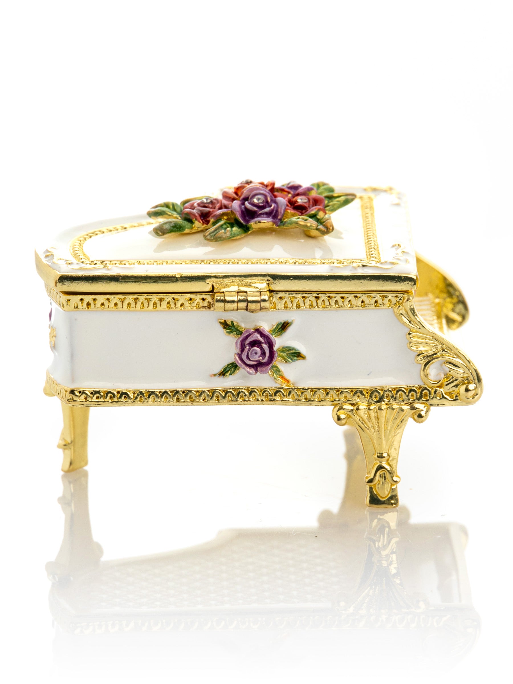 Keren Kopal White piano with flowers