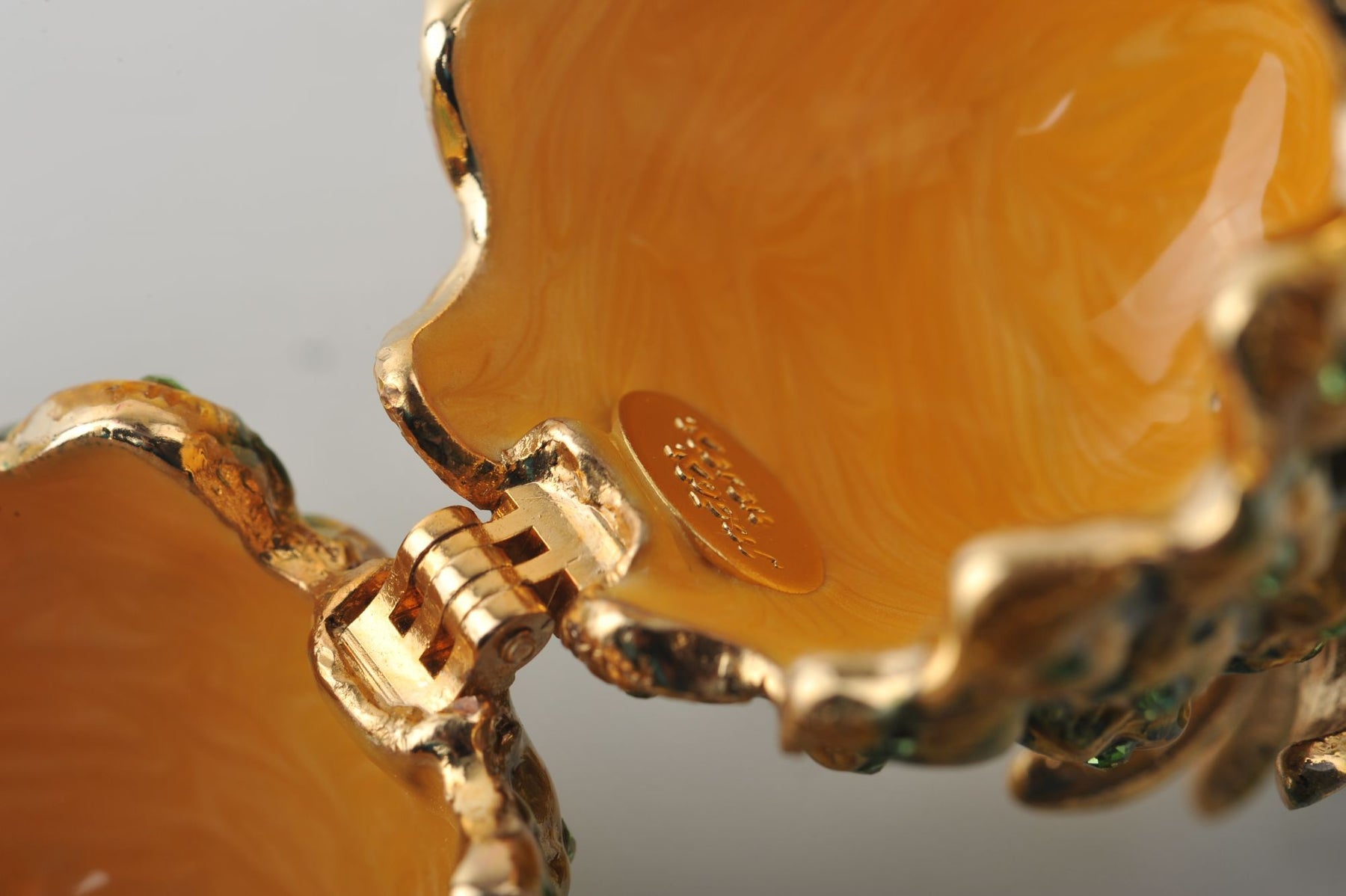 Keren Kopal Pineapple Trinket Box