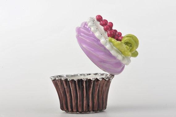 Keren Kopal Purple Grape Cupcake