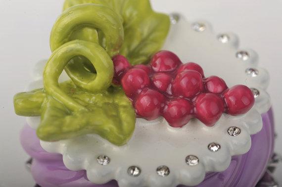 Keren Kopal Purple Grape Cupcake