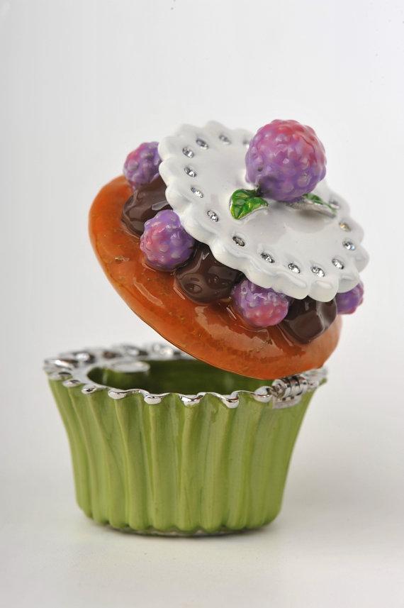 Keren Kopal Raspberry Cupcake