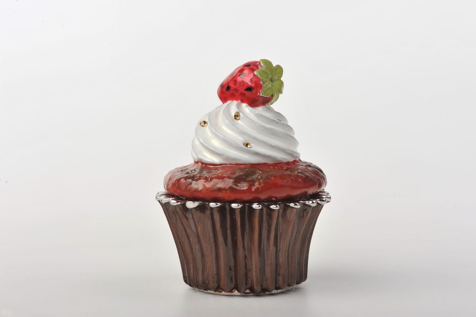 Keren Kopal Red Velvet Cupcake with Strawberry