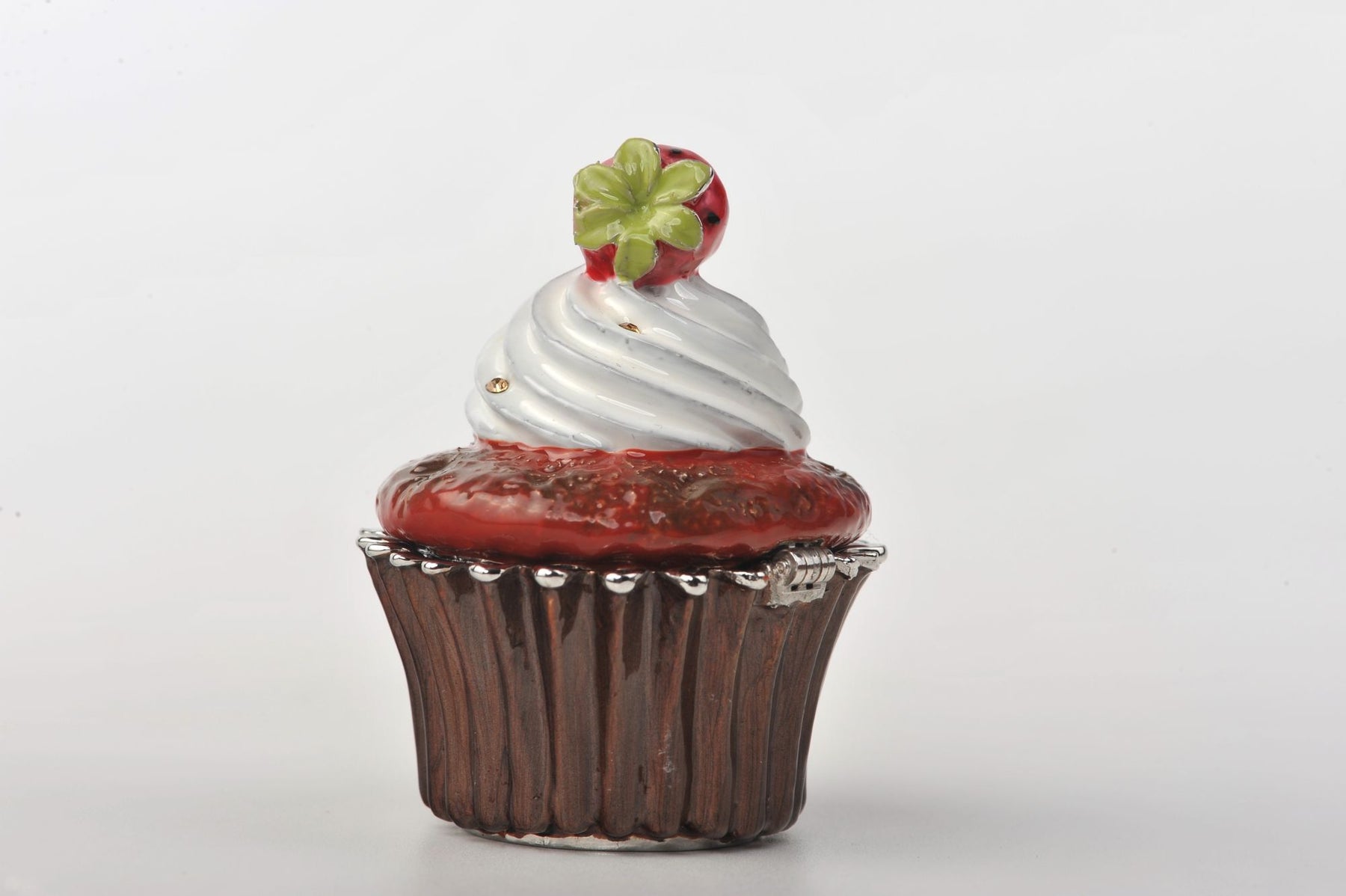 Keren Kopal Red Velvet Cupcake with Strawberry
