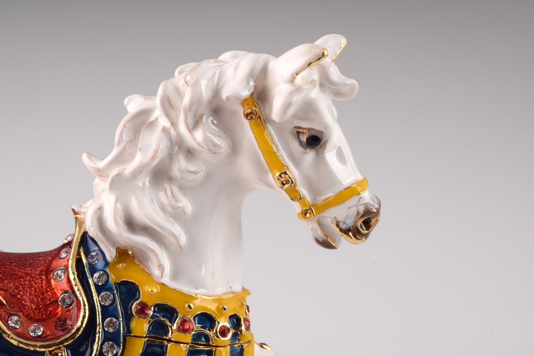 Keren Kopal Royal White Horse