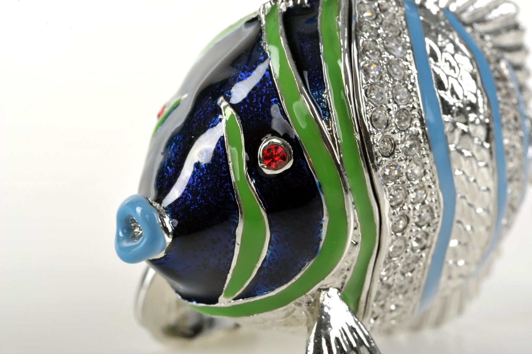 Keren Kopal Silver Fish