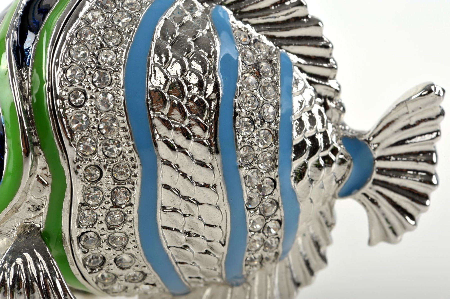 Keren Kopal Silver Fish