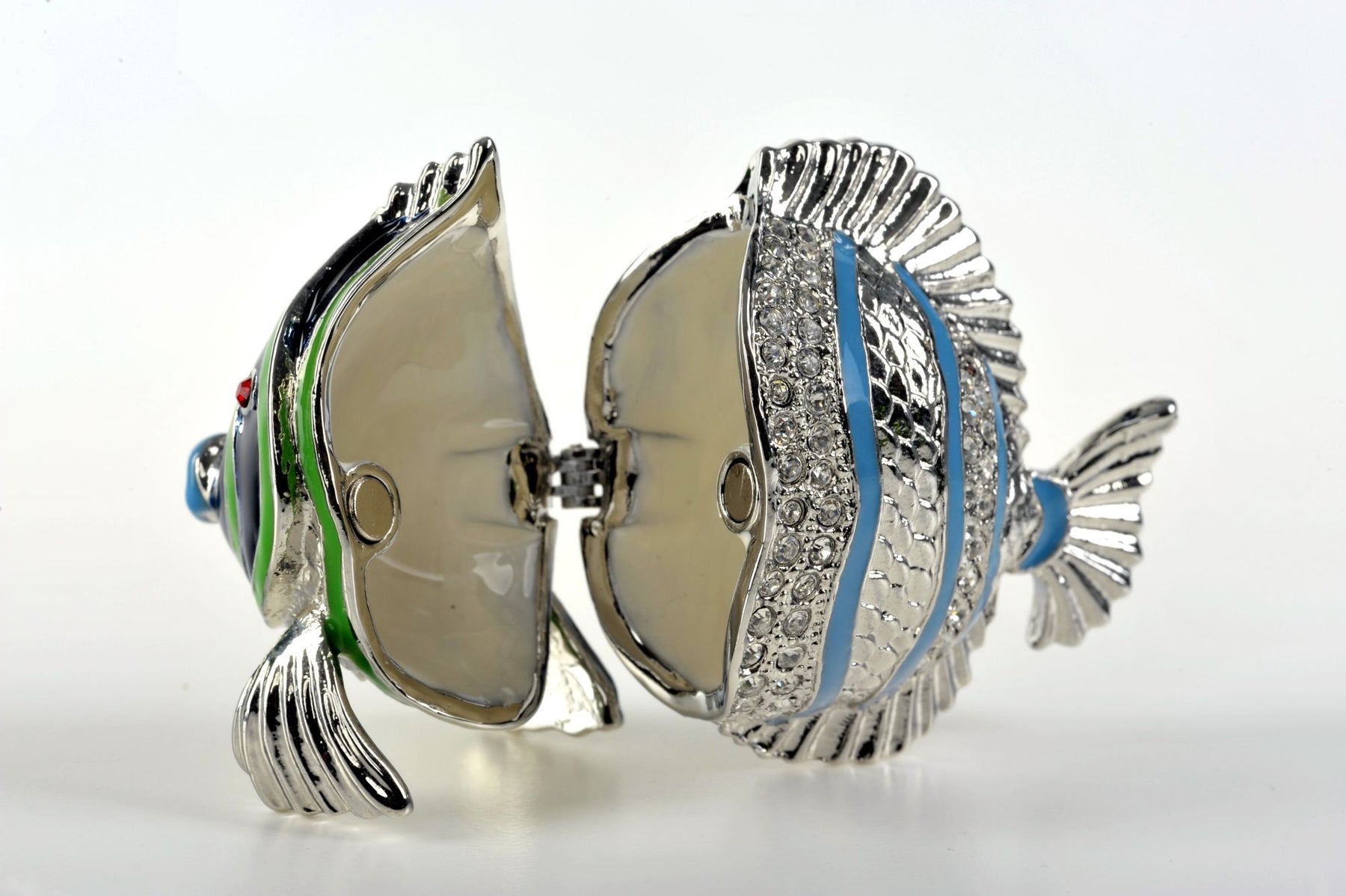 Keren Kopal Silver Fish