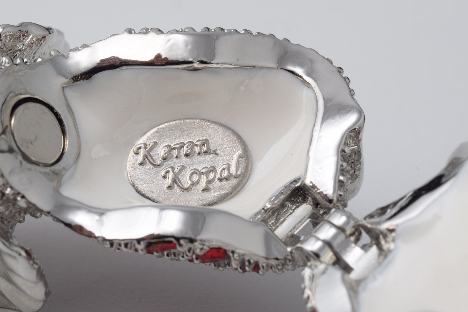 Keren Kopal Silver & Red Elephant