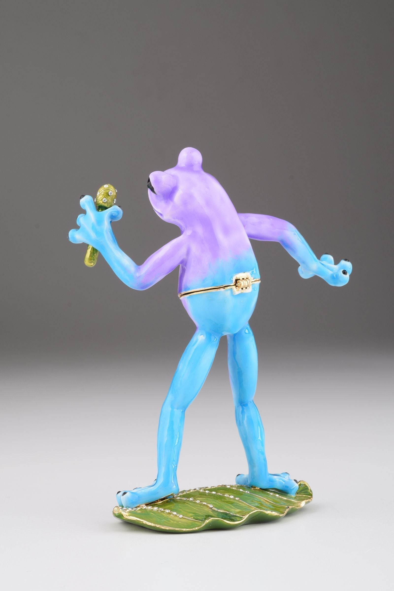 Keren Kopal Singing Frog on a Leaf