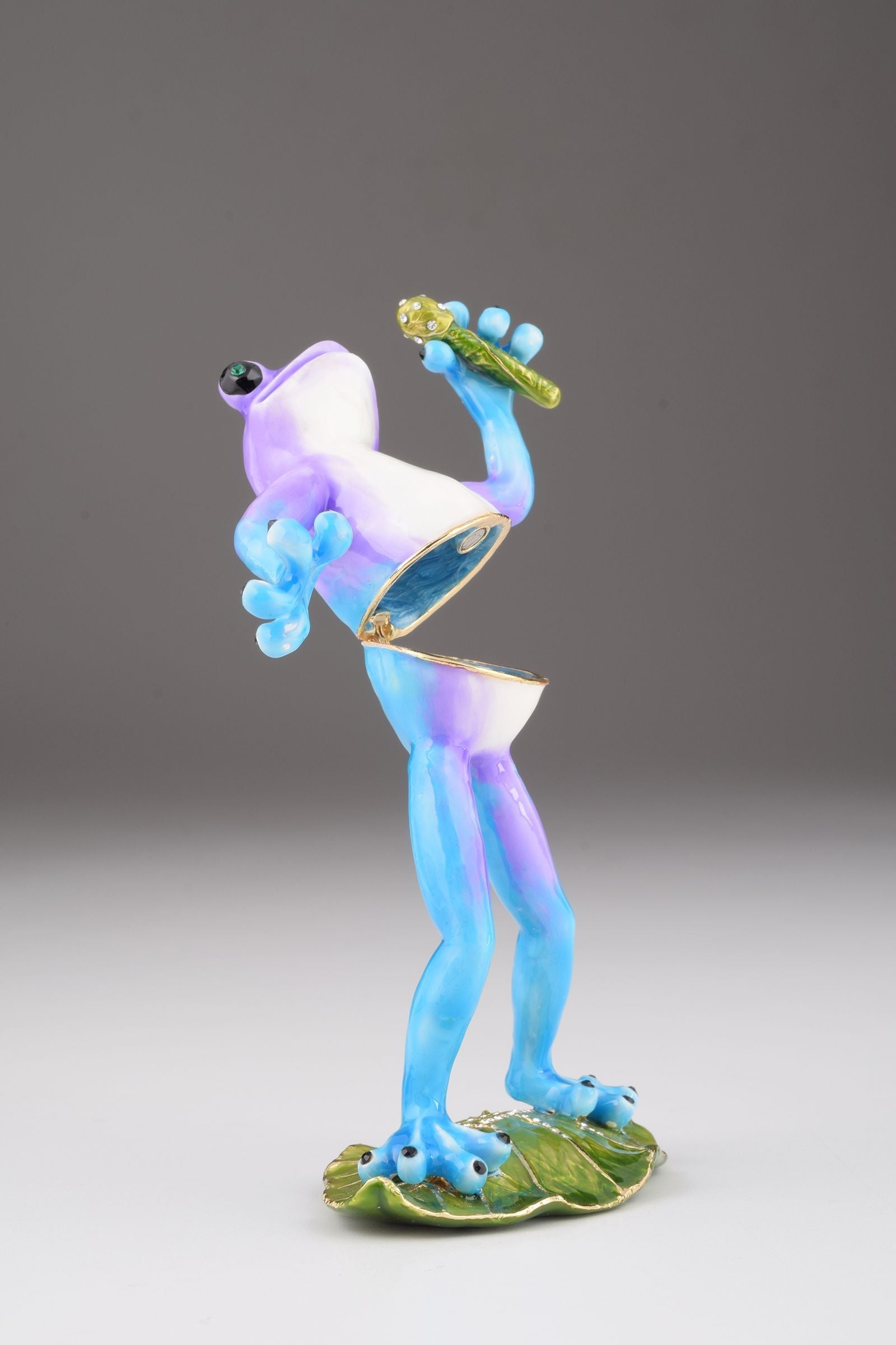 Keren Kopal Singing Frog on a Leaf