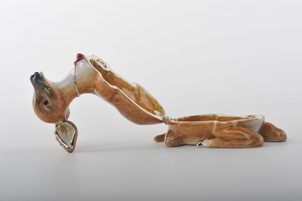 Keren Kopal Sitting Bambi