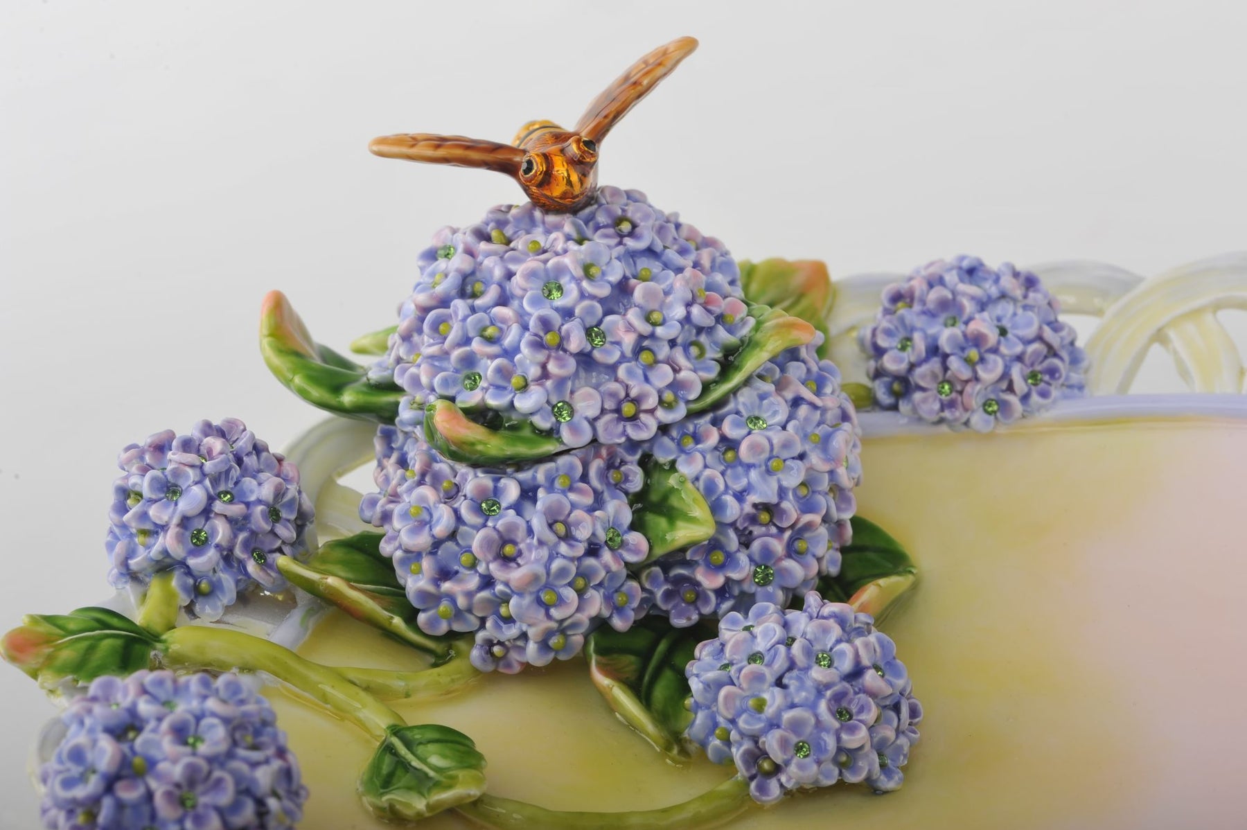 Keren Kopal Trinket Plate with a Bee