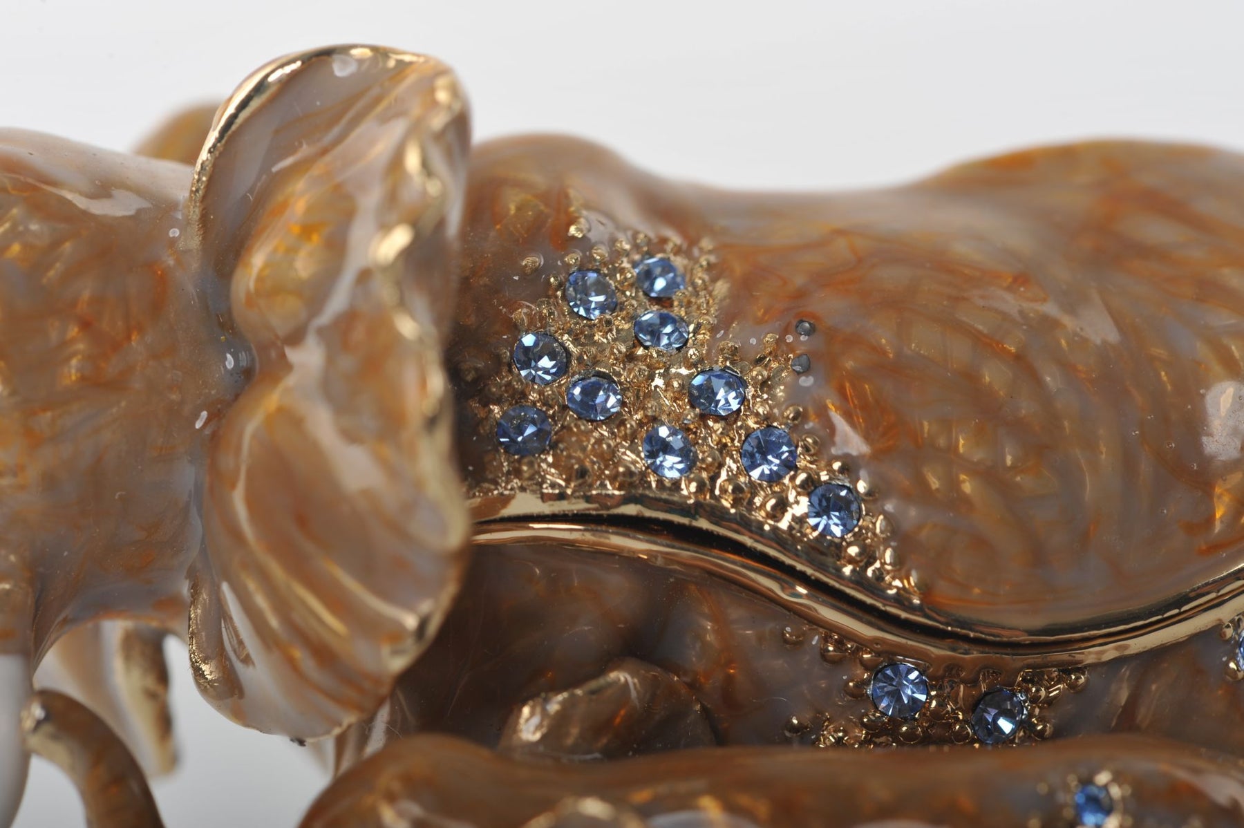 Keren Kopal Two Elephants