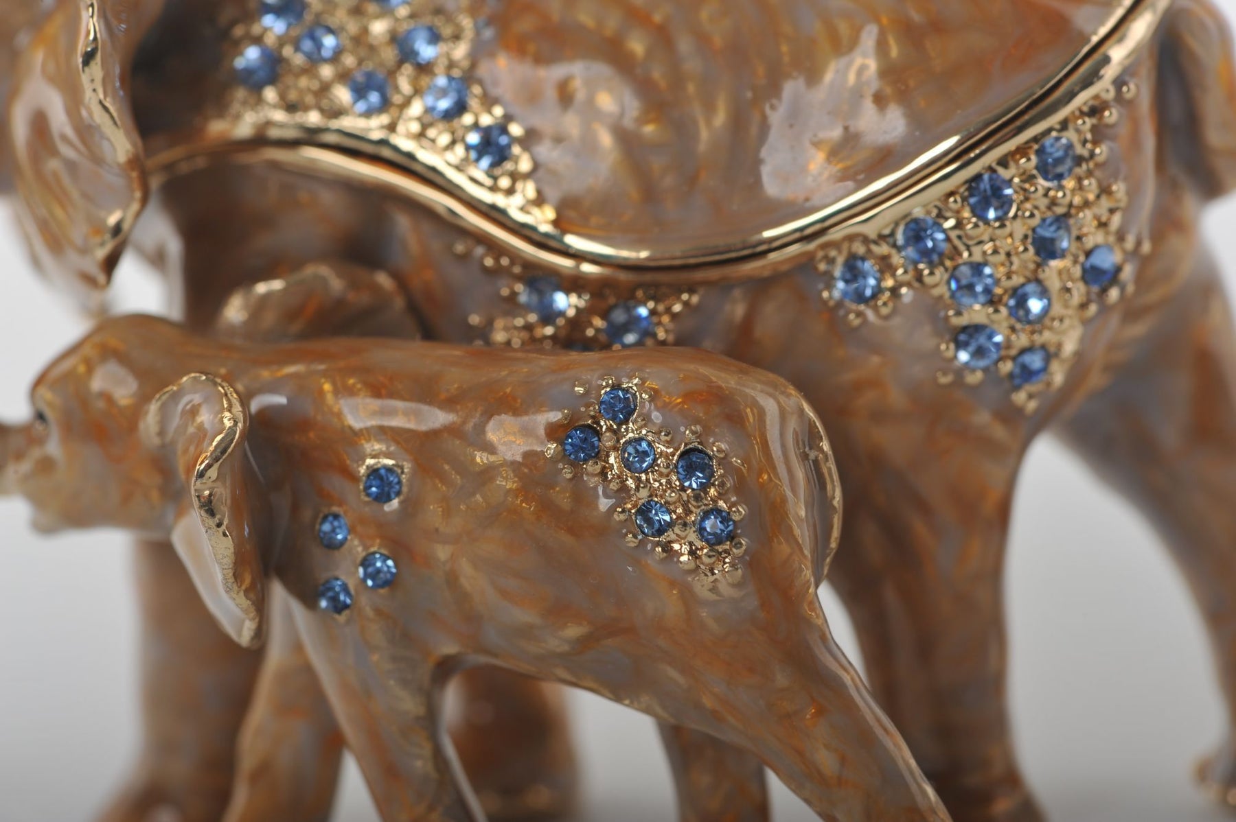 Keren Kopal Two Elephants