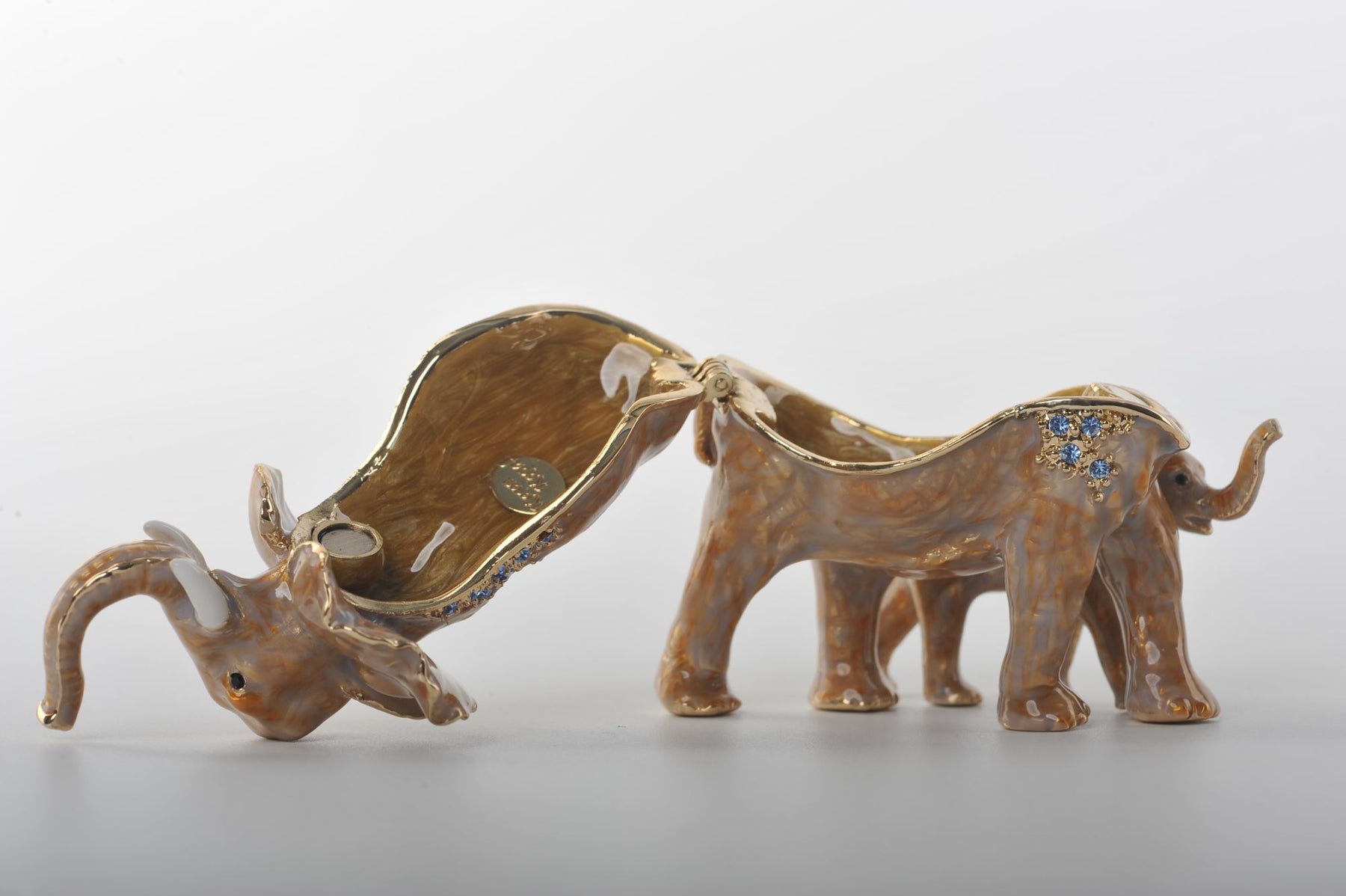 Keren Kopal Two Elephants