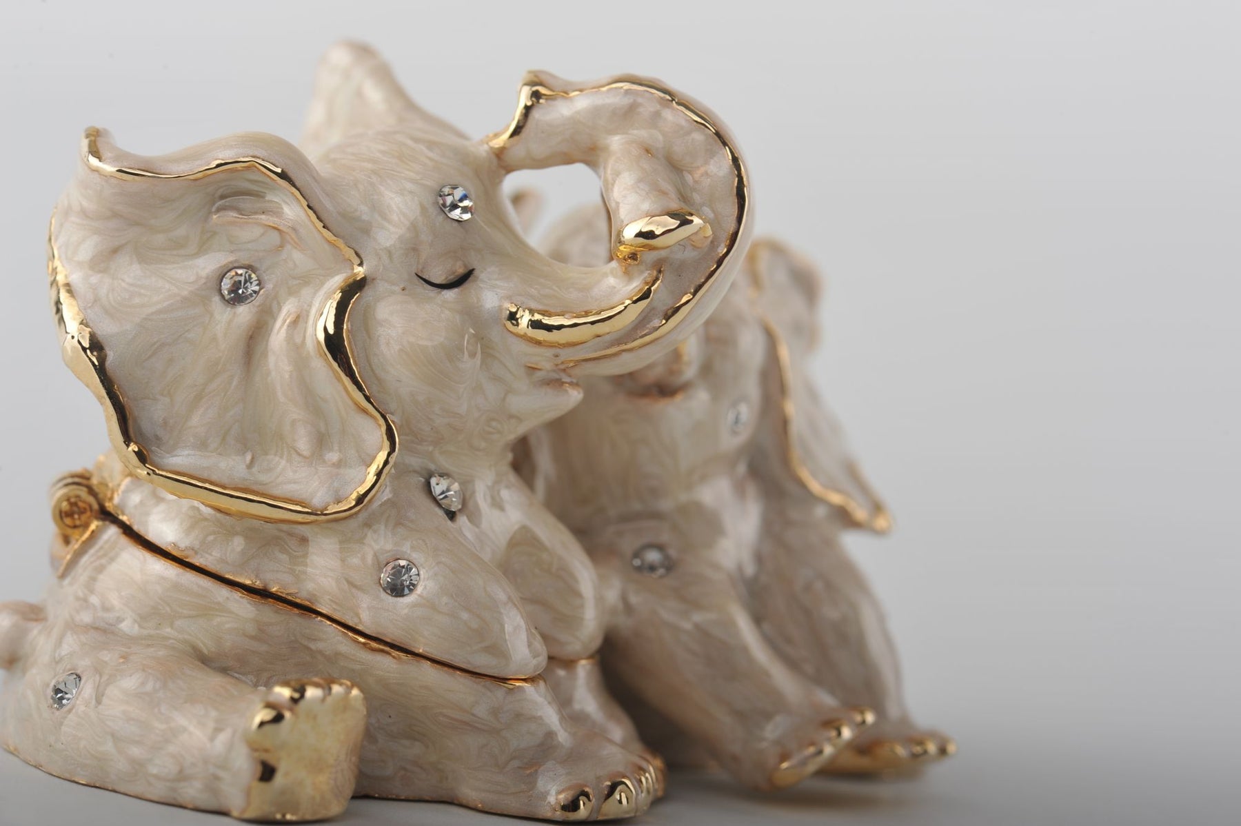 Keren Kopal Two White Elephants