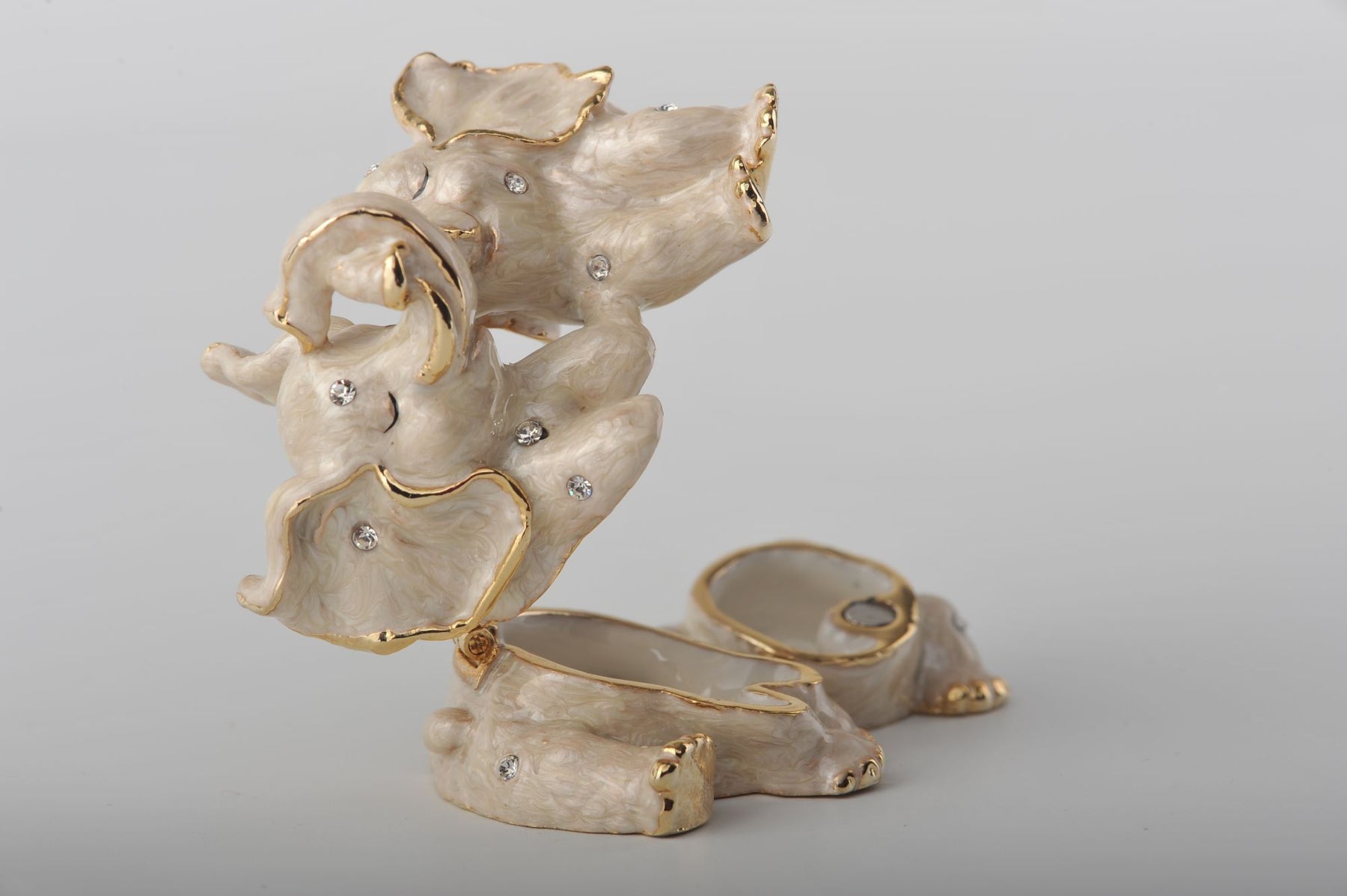 Keren Kopal Two White Elephants