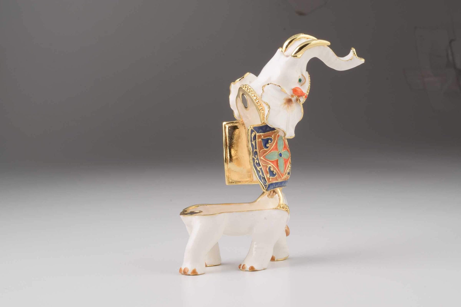 Keren Kopal White Cheering Elephant