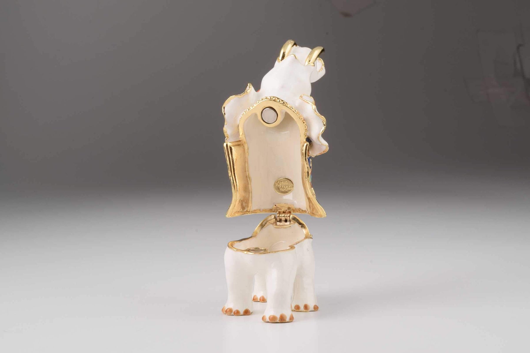 Keren Kopal White Cheering Elephant