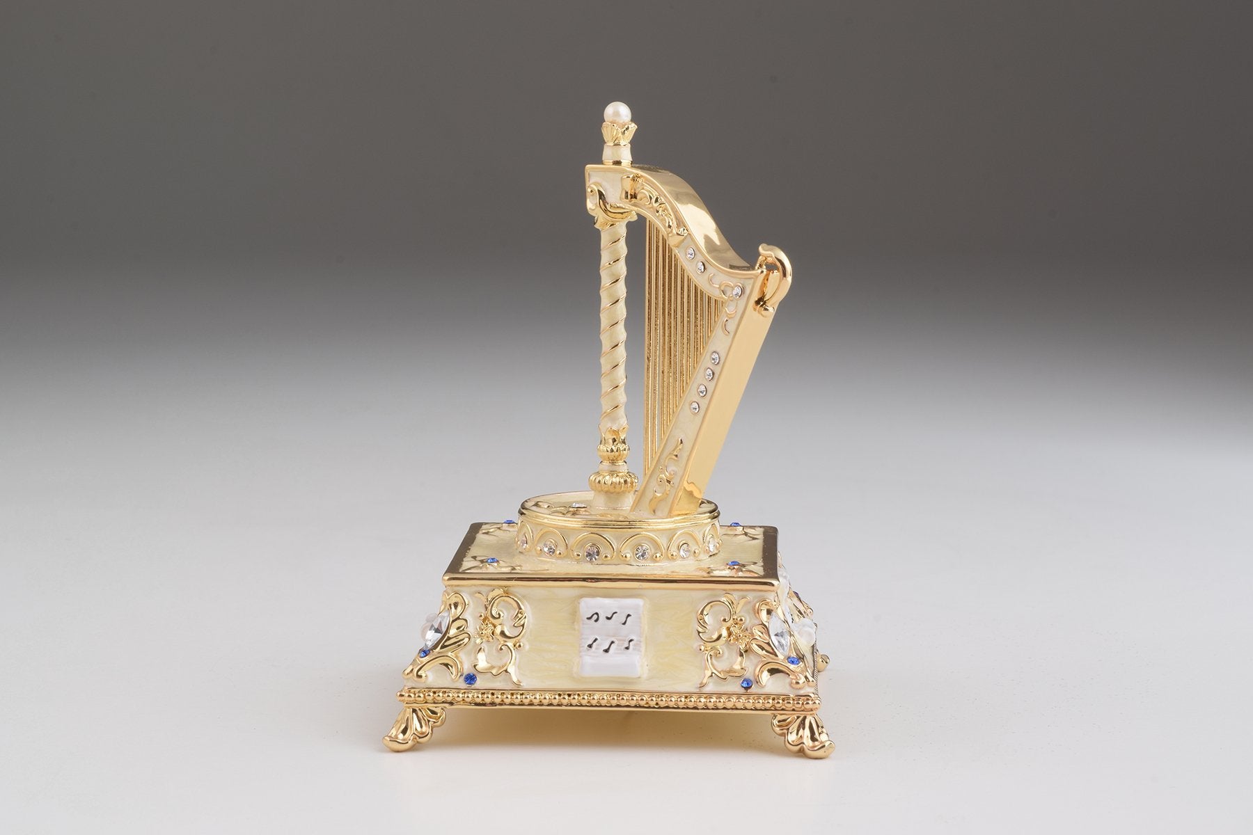 Keren Kopal White Harp