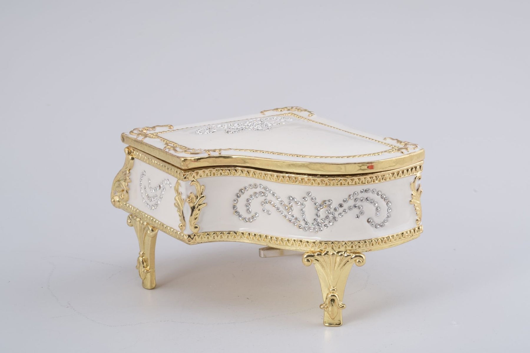 Keren Kopal White Piano