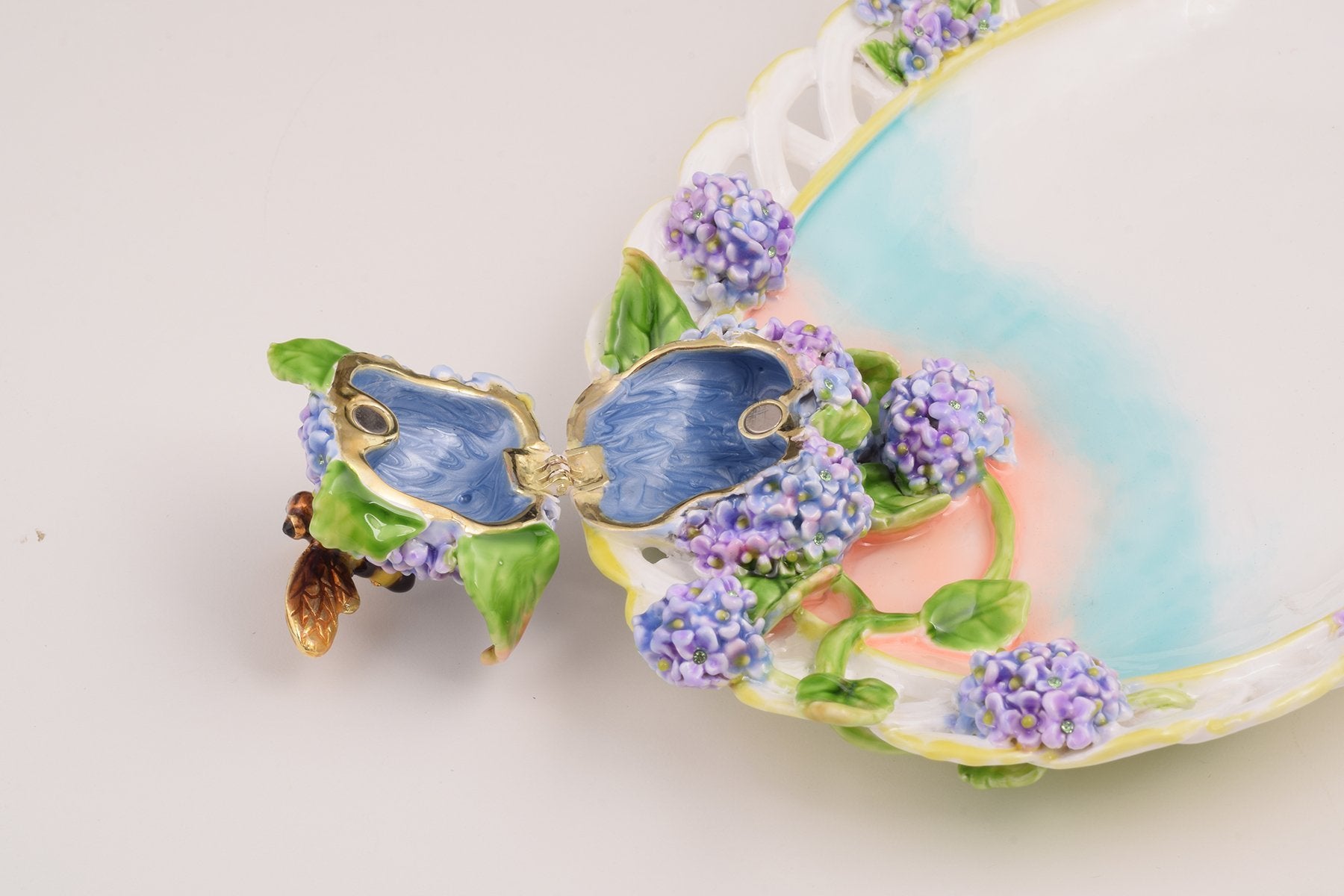 Keren Kopal White Plate Decorated Trinket Box