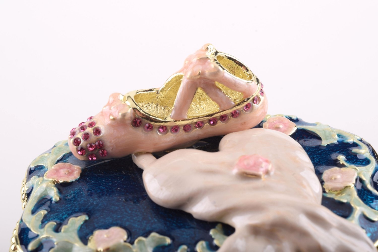 Keren Kopal White Vintage Chair