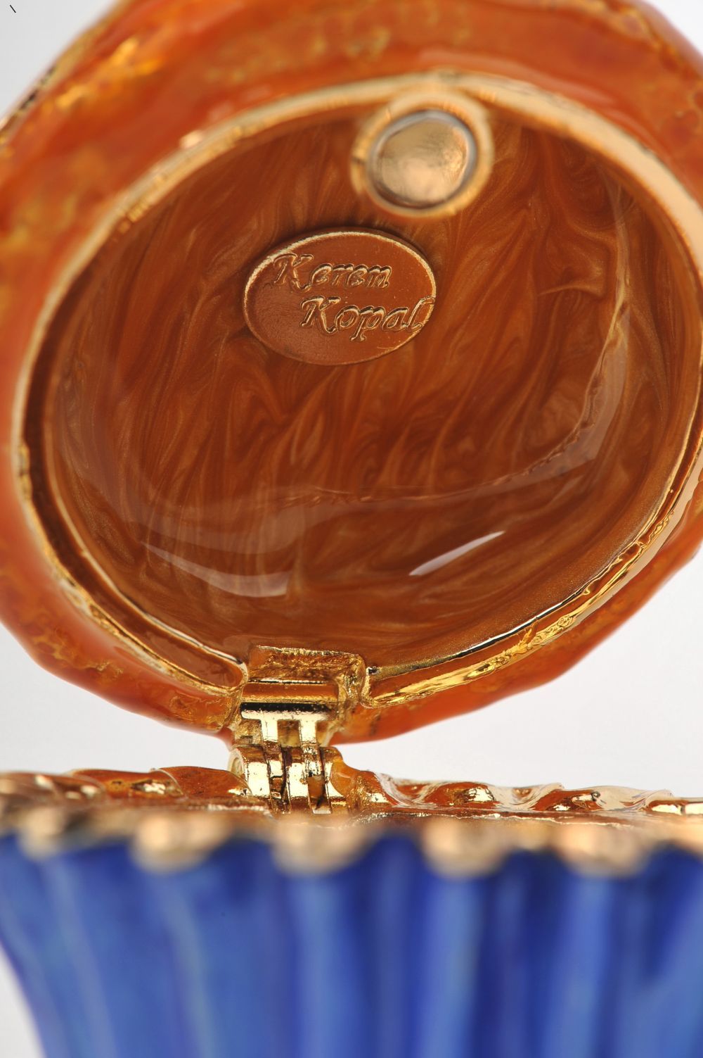 Keren Kopal Yellow Duck on Blue Cupcake