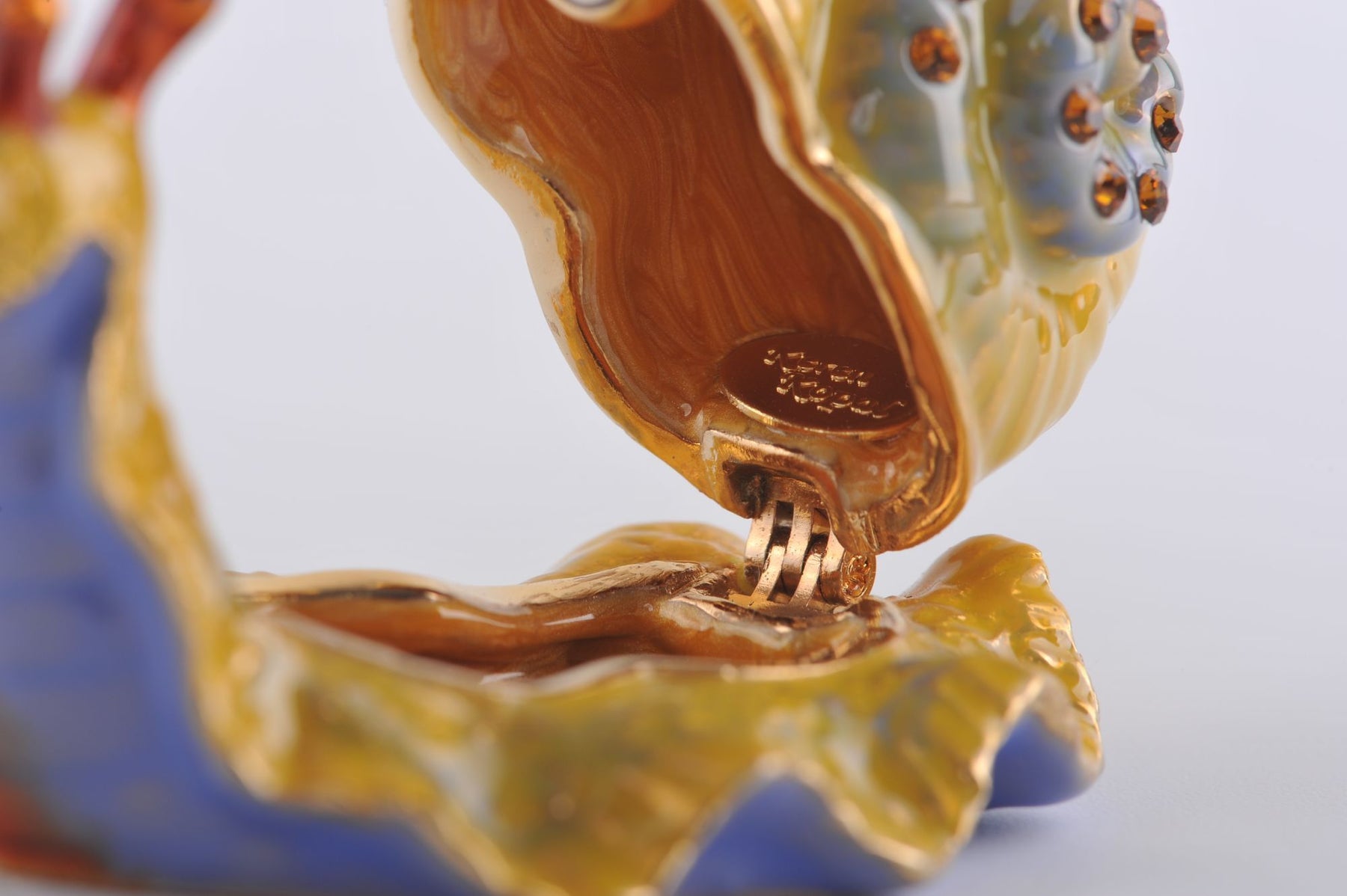 Keren Kopal Yellow Red & Blue Snail