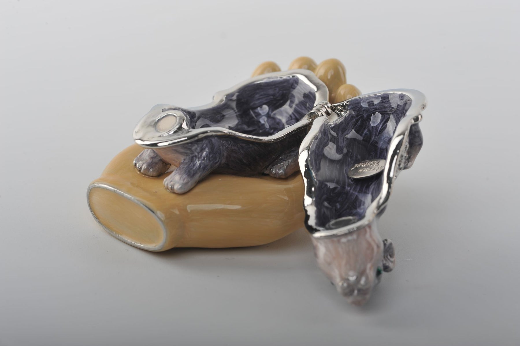 Keren Kopal Zodiac Rat Laying on Hand