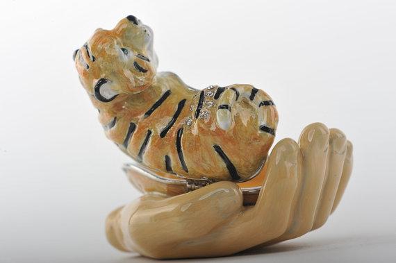 Keren Kopal Zodiac Tiger Laying on Hand