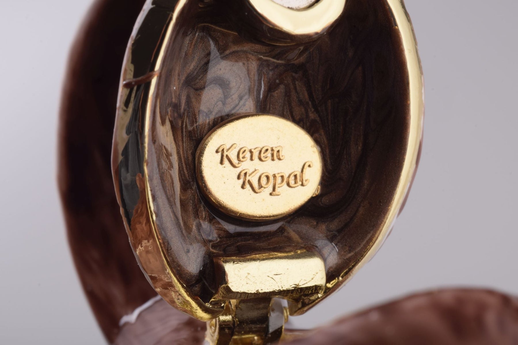 Keren Kopal Brown bat