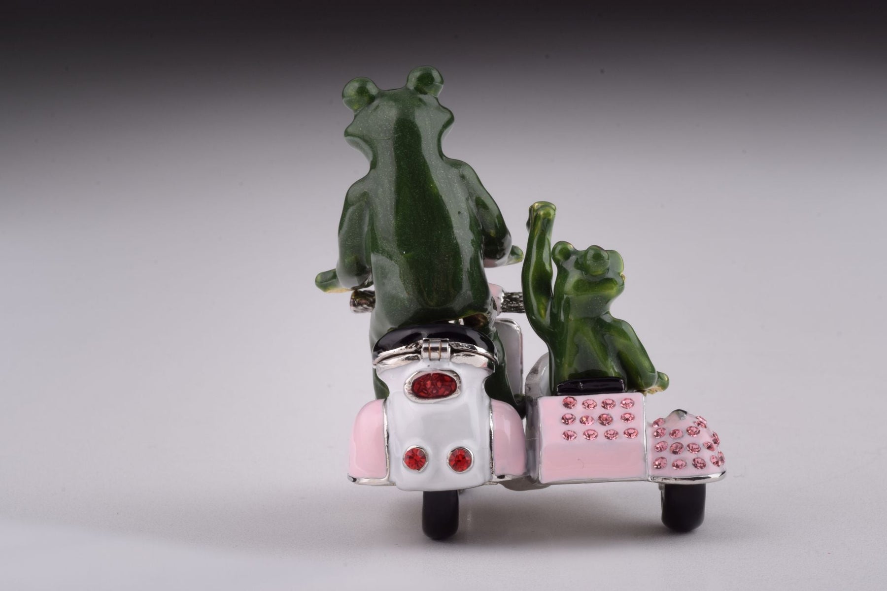 Keren Kopal Frogs Riding Vespa with Sidecar