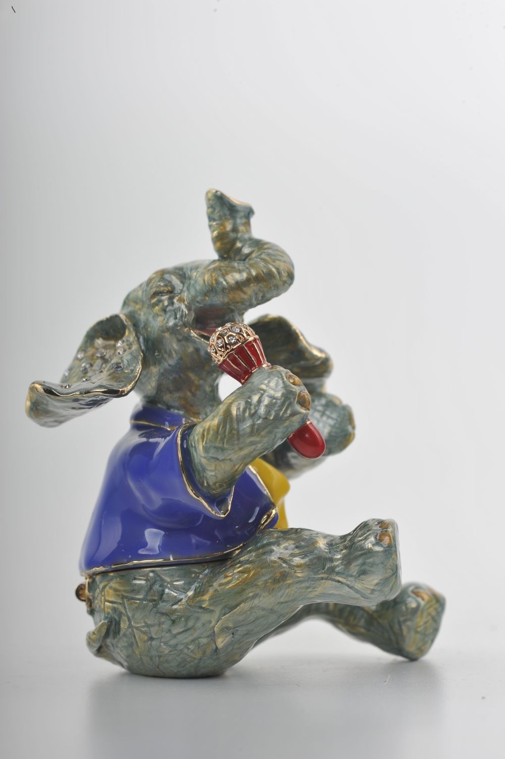 Keren Kopal Singing Elephant