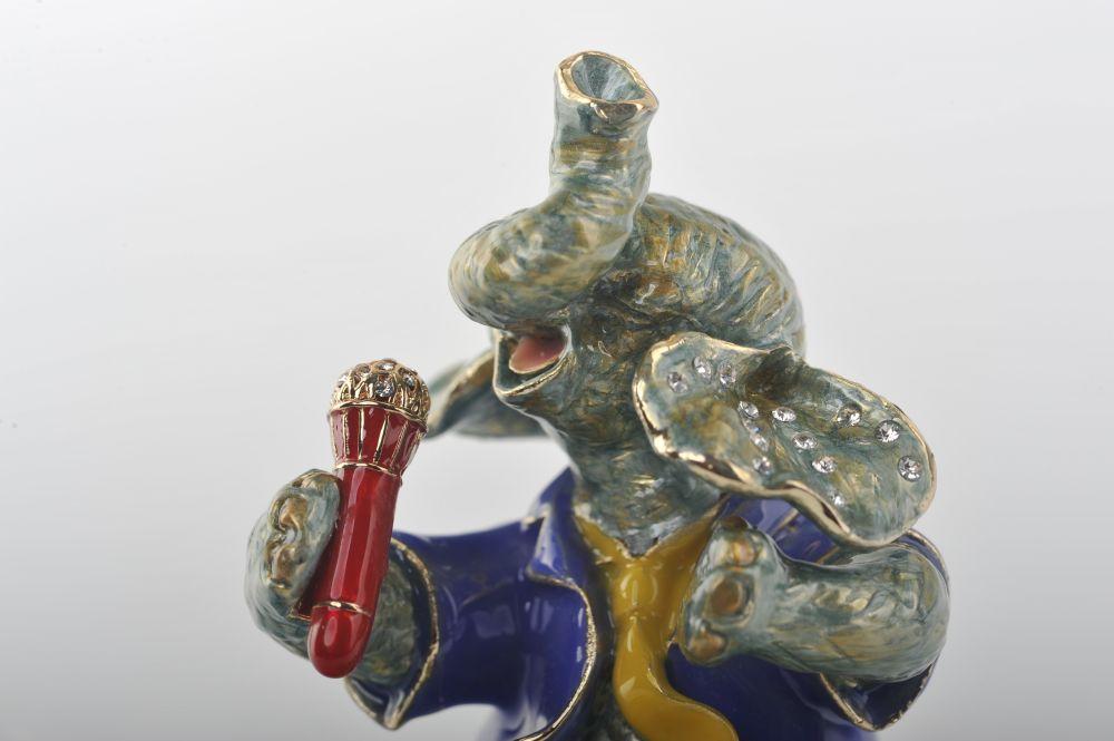 Keren Kopal Singing Elephant