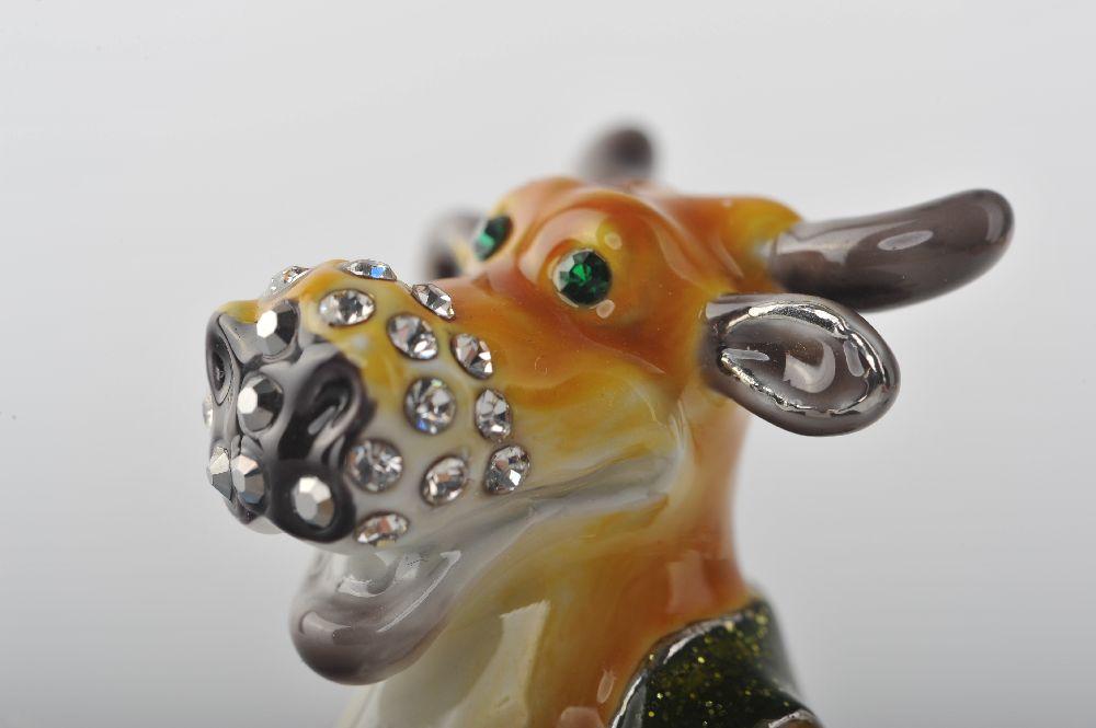 Keren Kopal Standing Bull with Green Pants