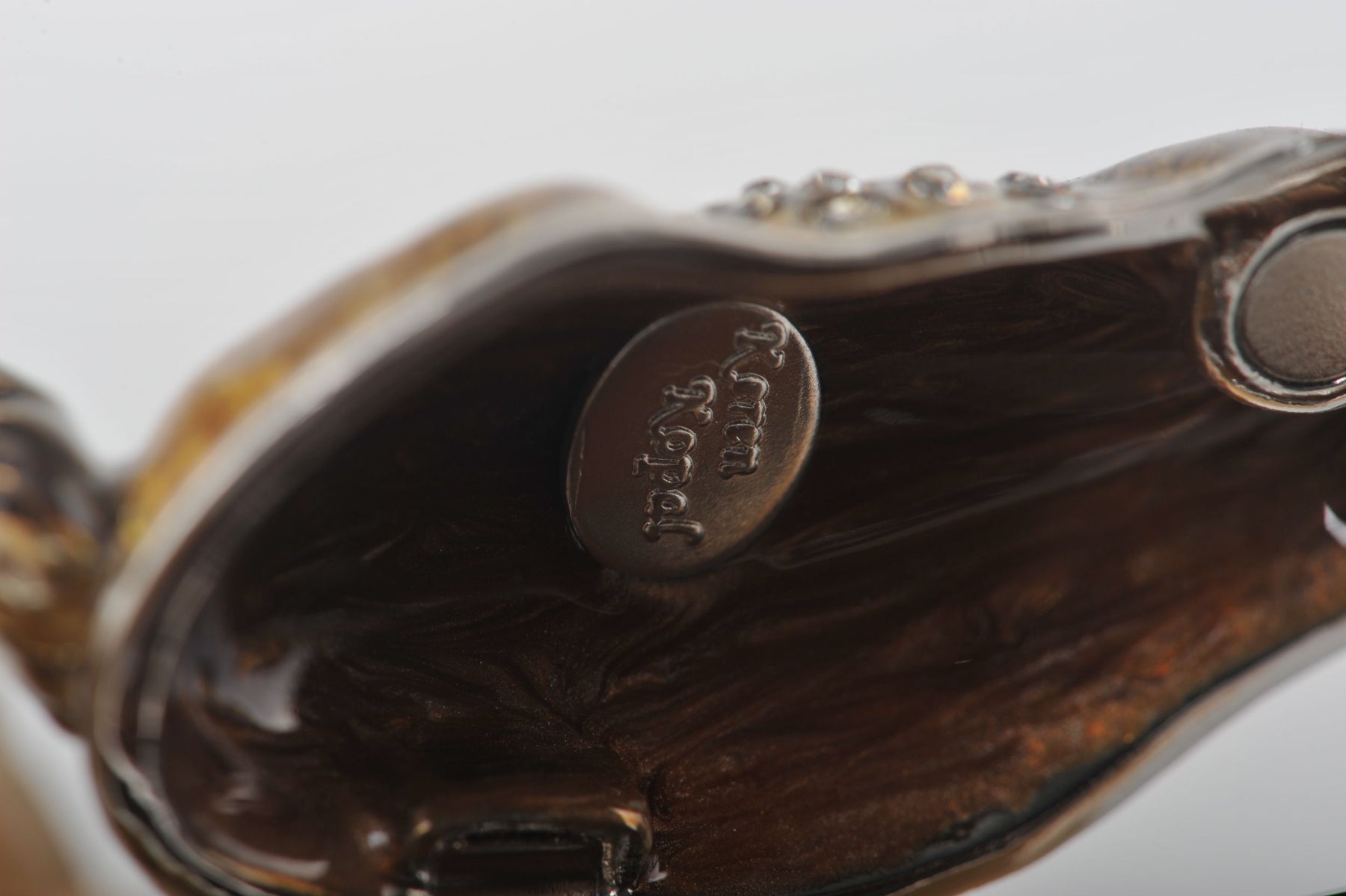 Keren Kopal Zodiac Ram Laying on Hand